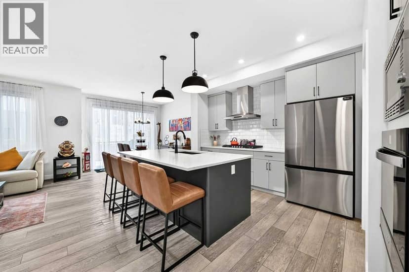 19 Versant View SW, Calgary, photo 2