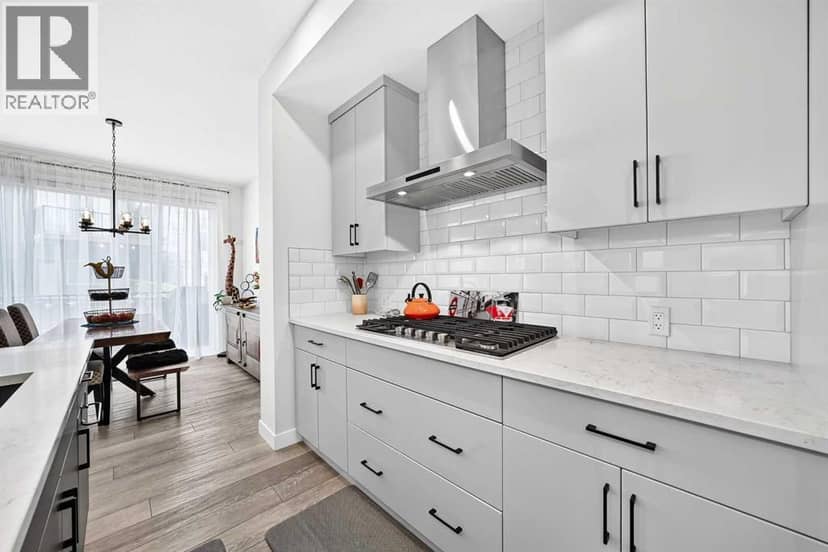 19 Versant View SW, Calgary, photo 4