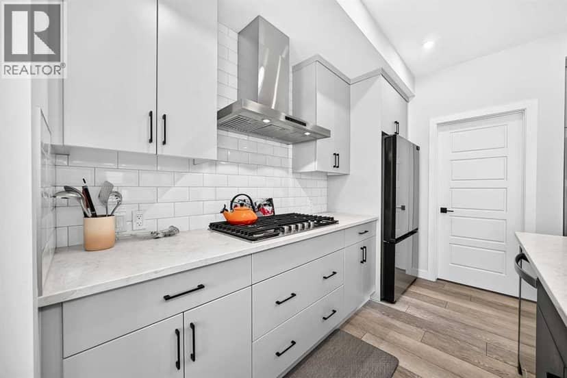 19 Versant View SW, Calgary, photo 5