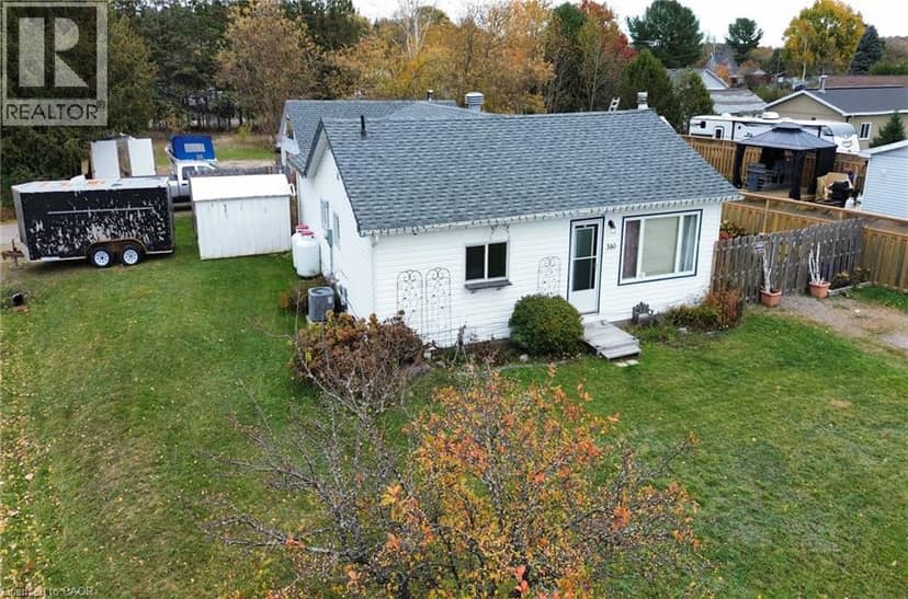 380 LIMIT Street, Massey, photo 3