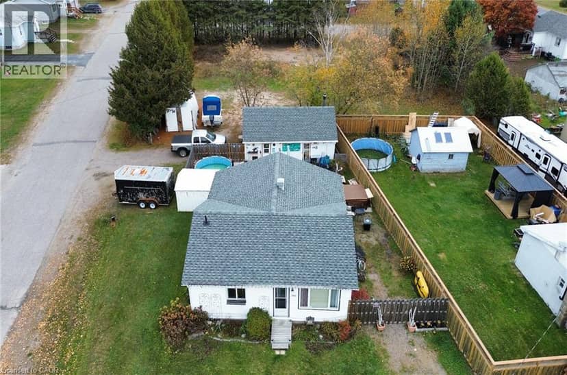 380 LIMIT Street, Massey, photo 4