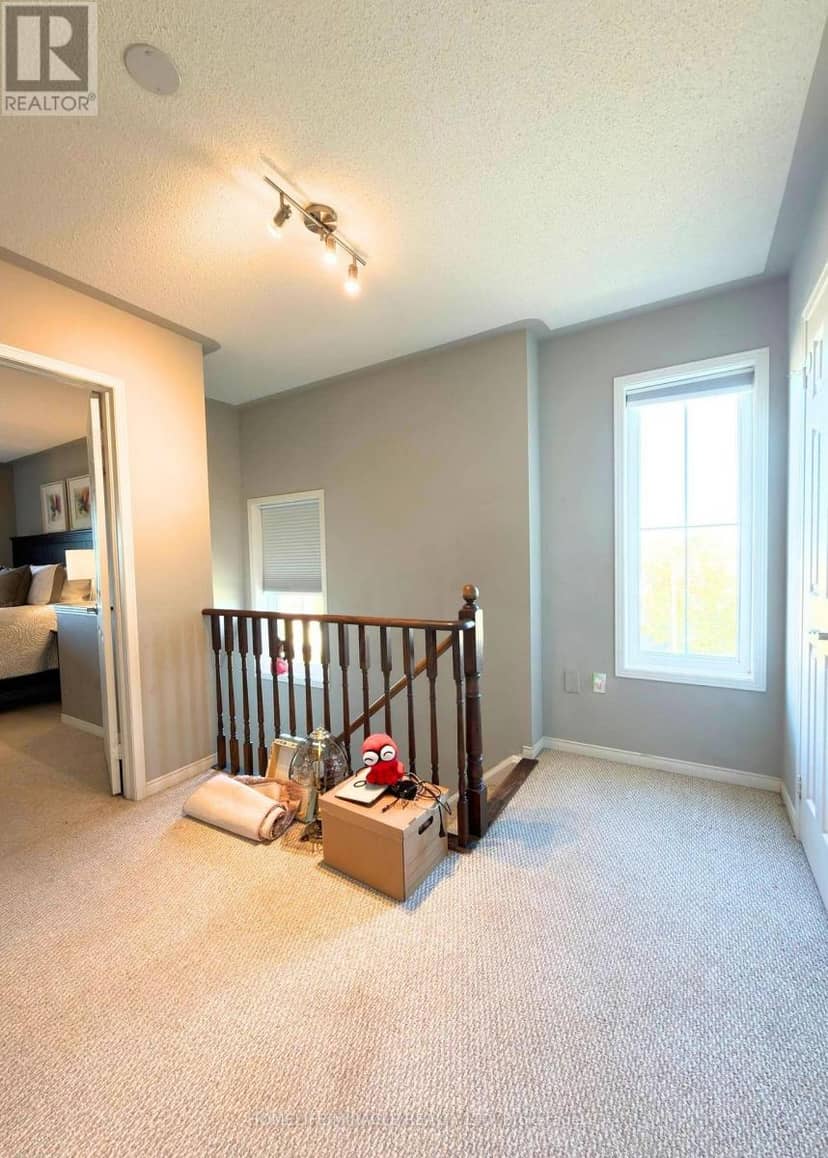 2 Martinworth Lane, Ajax, photo 8