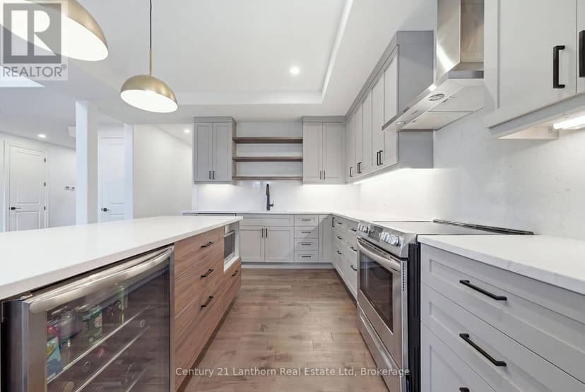 101 Villeneuve Drive — photo 15 of 40