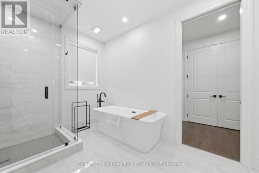 101 Villeneuve Drive — photo 33 of 40