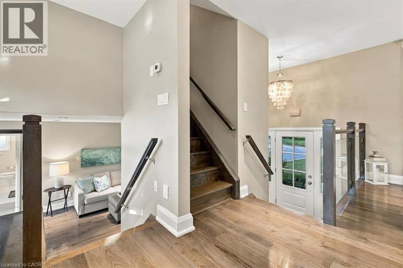 368 AURORA Crescent, Burlington, photo 8