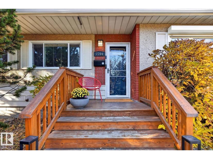 7704 102 AV NW NW, Edmonton, photo 3