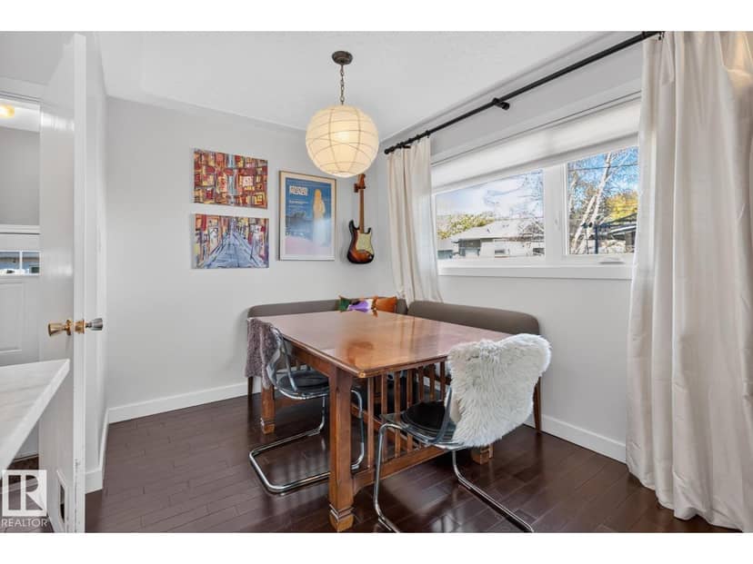 7704 102 AV NW NW — photo 11 of 35