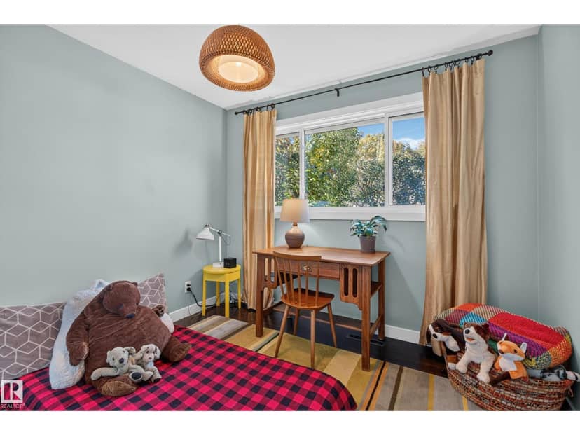 7704 102 AV NW NW — photo 22 of 35