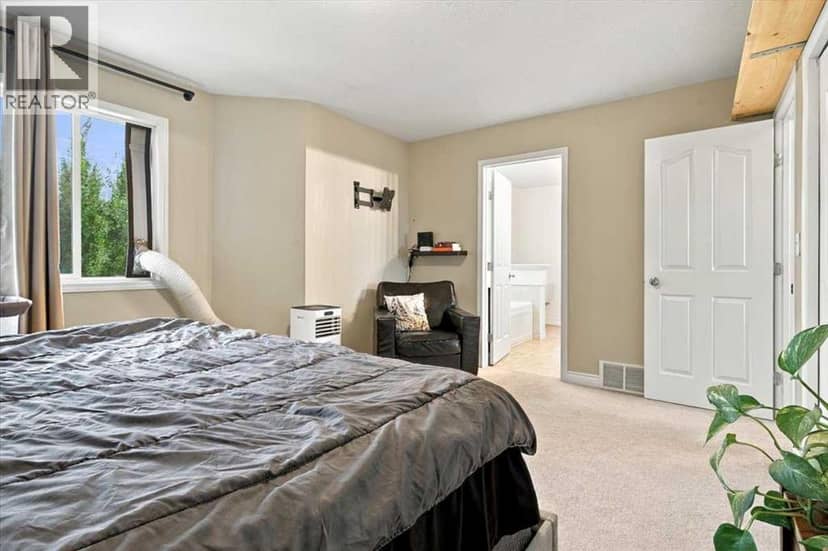 11309 81 Avenue — photo 14 of 35