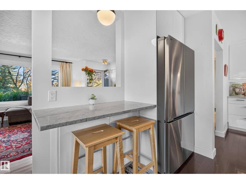 7704 102 AV NW NW — photo 16 of 35