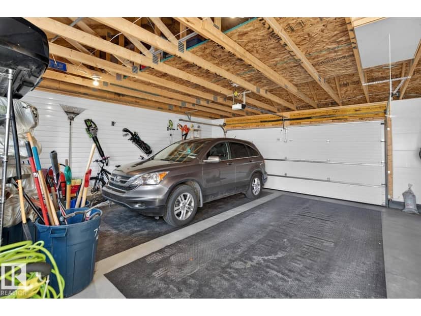 7704 102 AV NW NW — photo 34 of 35