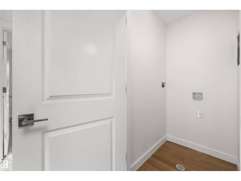 18855 29 AV NW — photo 32 of 40
