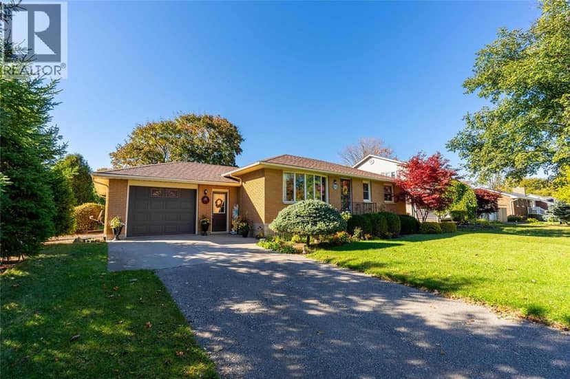 700 Centennial Street, Plympton-Wyoming, photo 2