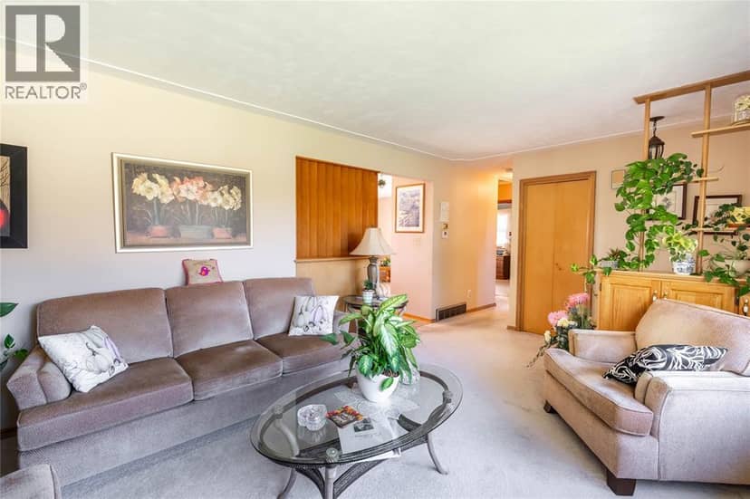 700 Centennial Street, Plympton-Wyoming, photo 6