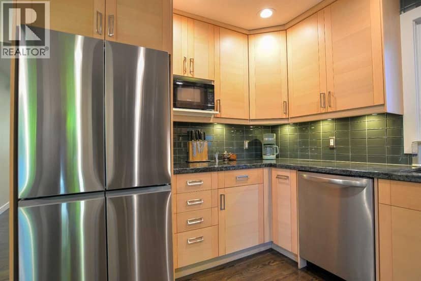 361 Capri Avenue NW — photo 13 of 40