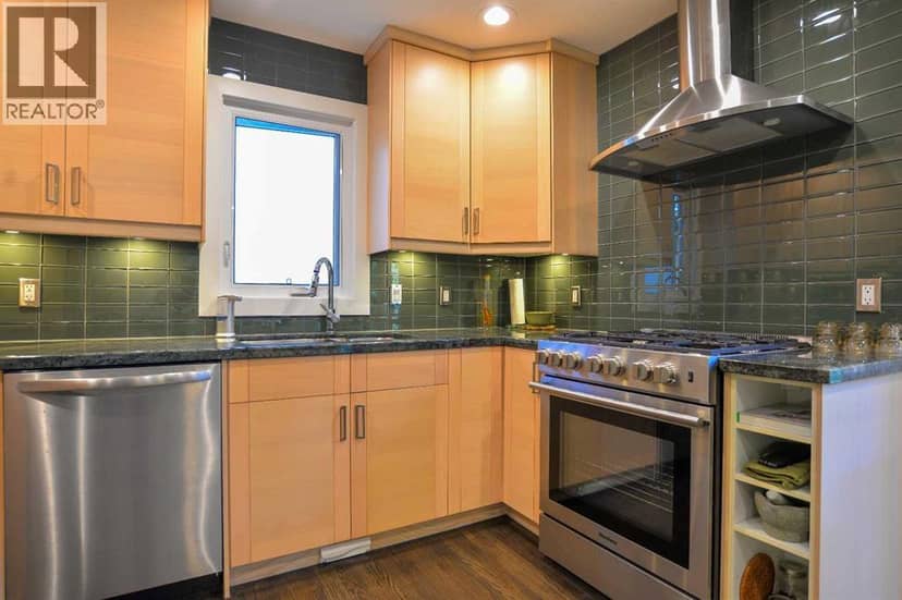 361 Capri Avenue NW — photo 12 of 40