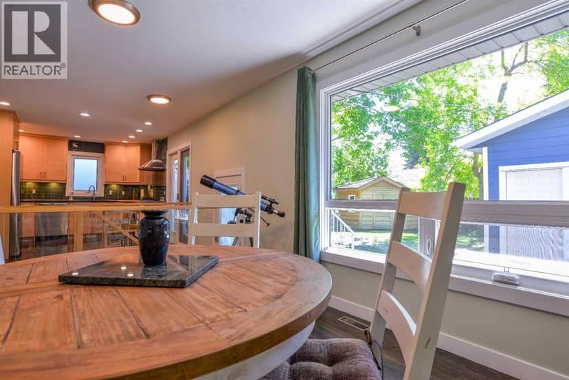 361 Capri Avenue NW — photo 16 of 40
