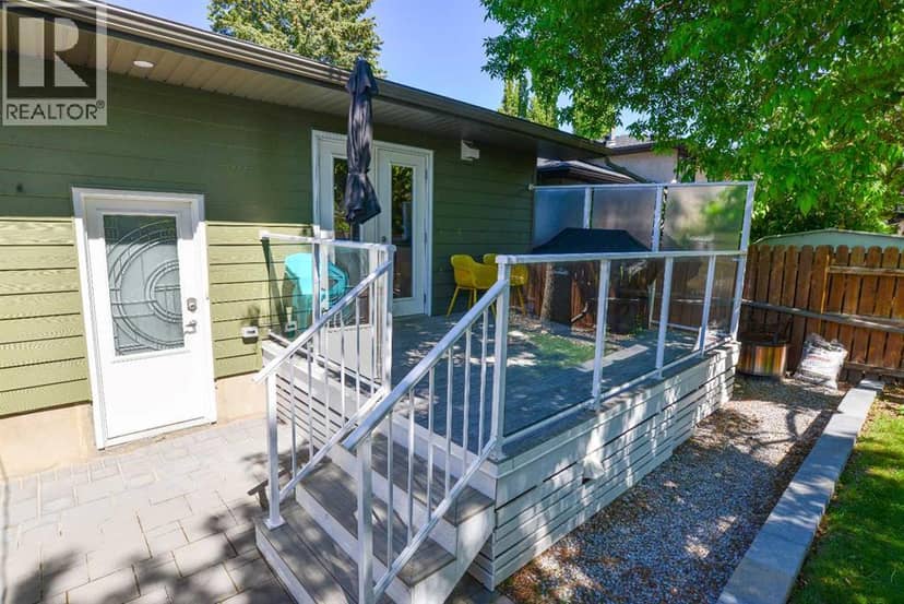 361 Capri Avenue NW — photo 17 of 40