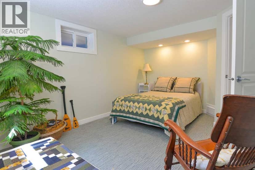 361 Capri Avenue NW — photo 35 of 40