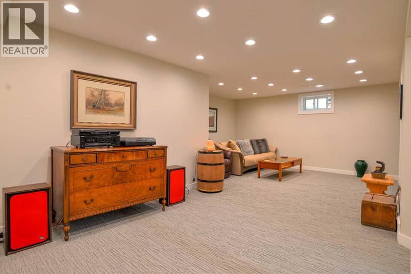 361 Capri Avenue NW — photo 39 of 40