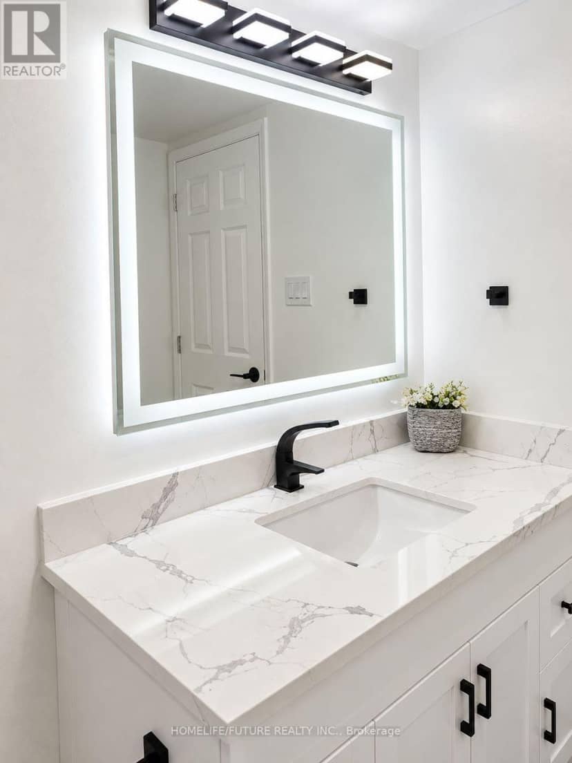 112 - 245 The Donway W — photo 18 of 23