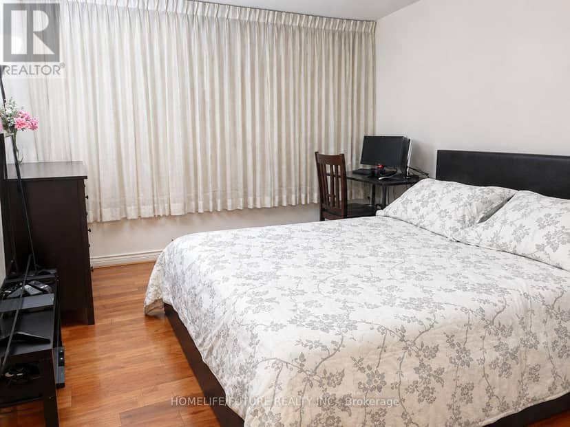 112 - 245 The Donway W — photo 14 of 23