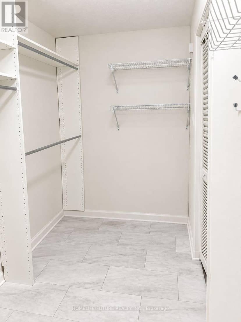112 - 245 The Donway W — photo 19 of 23