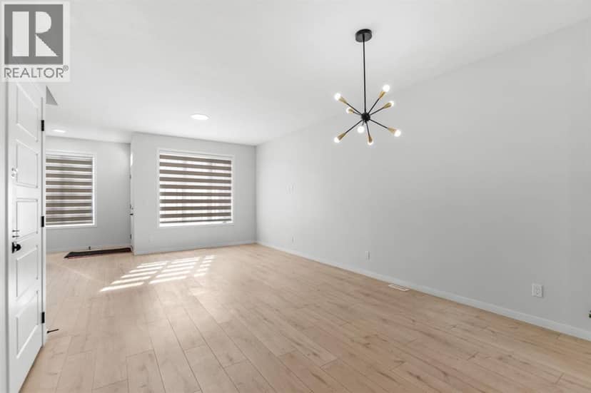 20 Corner Glen Avenue NE, Calgary, photo 2
