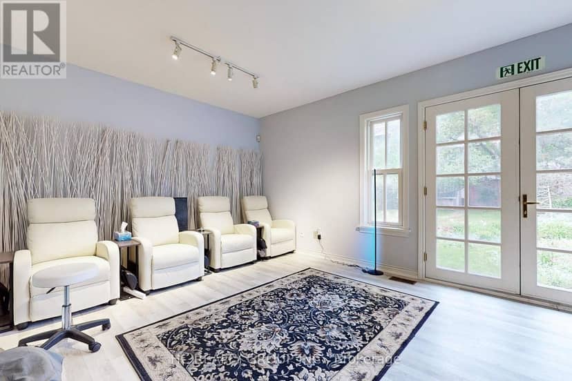10 Station Lane, Markham, photo 8