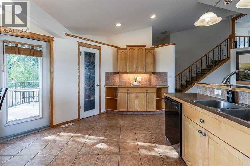 403 Sierra Boulevard SW — photo 14 of 40