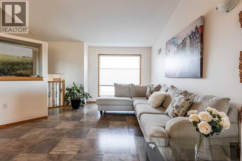403 Sierra Boulevard SW — photo 9 of 40