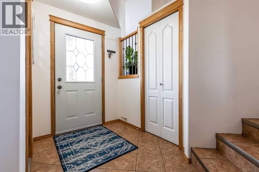 403 Sierra Boulevard SW, Medicine Hat, photo 4