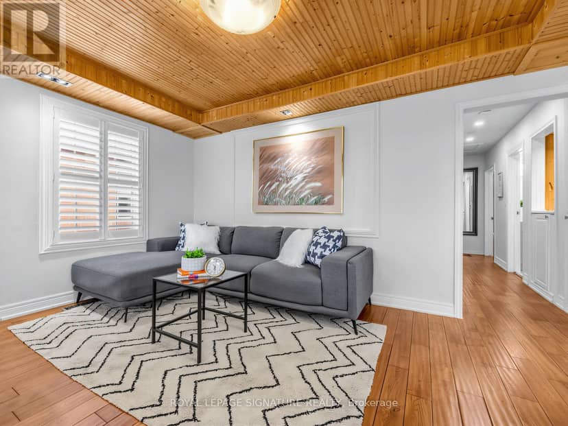 67 Ellington Drive, Toronto, photo 5