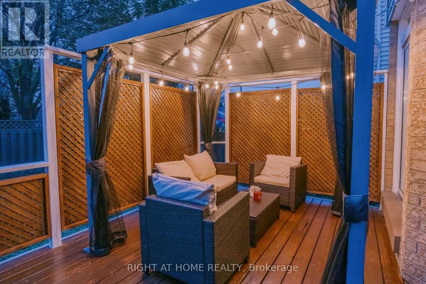 1014 Summitview Crescent — photo 10 of 37