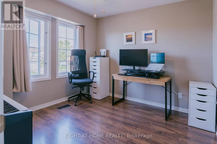 1014 Summitview Crescent — photo 25 of 37