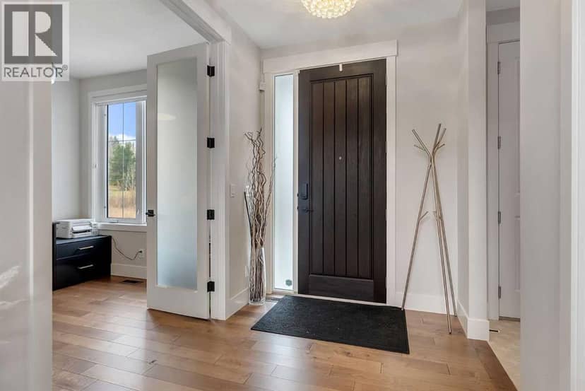 148 Crestridge Terrace SW, Calgary, photo 2