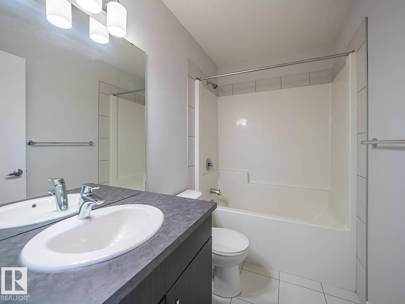2211 16 AV NW — photo 31 of 40