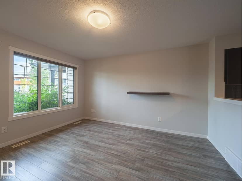 2211 16 AV NW — photo 10 of 40