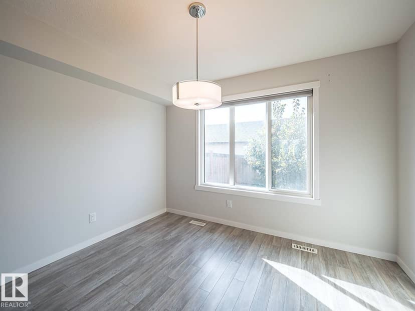 2211 16 AV NW — photo 18 of 40