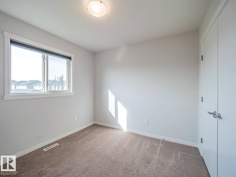 2211 16 AV NW — photo 29 of 40