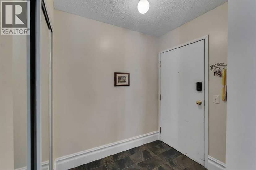 106, 7106 Valleyview Park SE, Calgary, photo 4