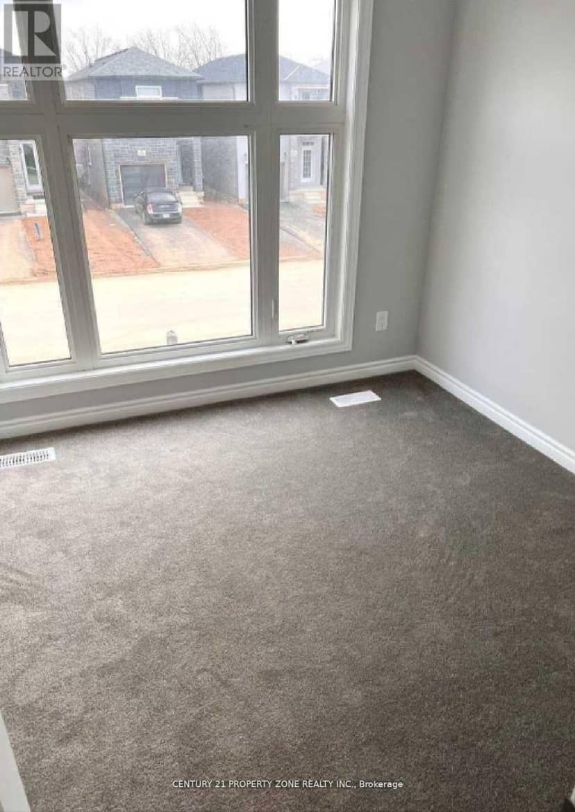 298 Louise Street — photo 12 of 23