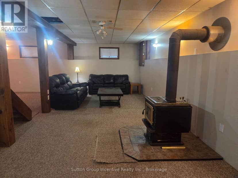 3985 Joyland Drive — photo 18 of 31