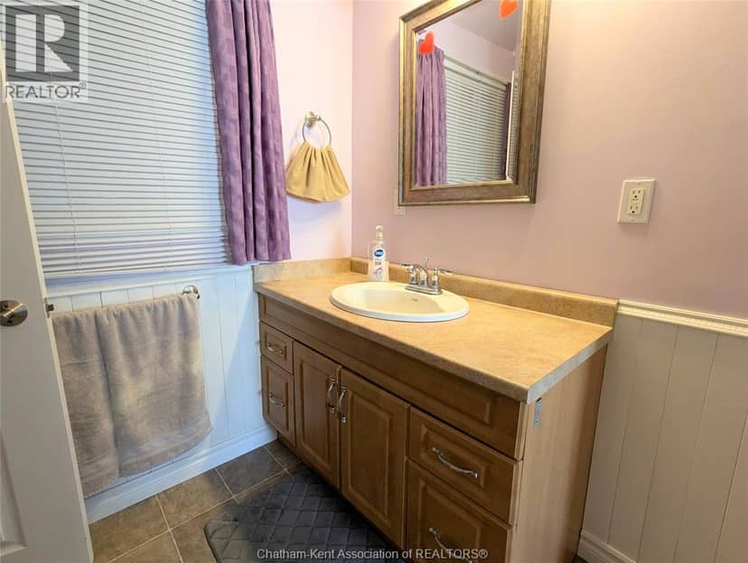 26 Priscilla STREET — photo 11 of 30