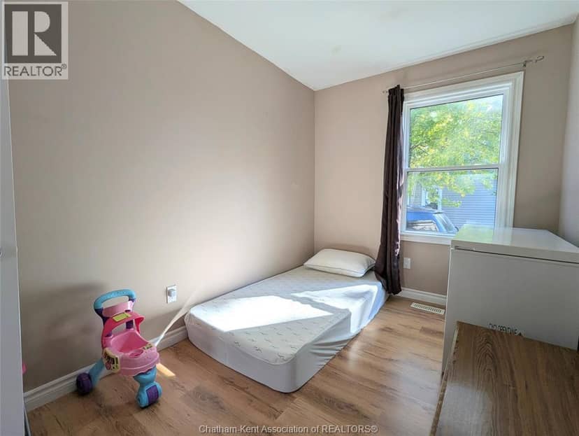 26 Priscilla STREET — photo 13 of 30