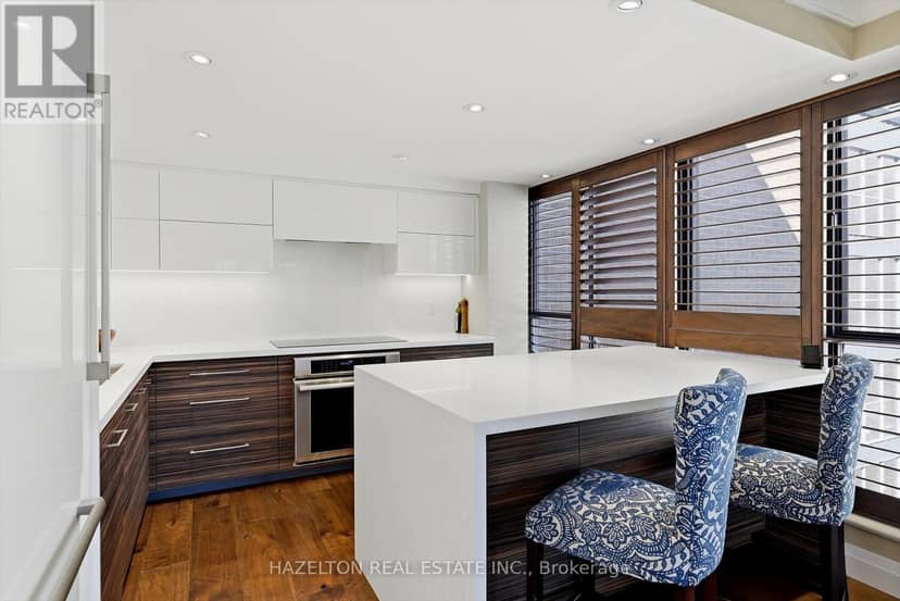 608 - 164 Cumberland Street — photo 4 of 36