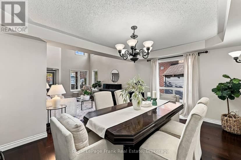 92 Warwick Avenue — photo 14 of 40