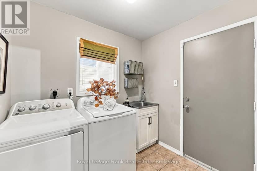 92 Warwick Avenue — photo 40 of 40