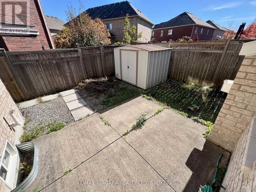 11 Keith Crescent — photo 18 of 39