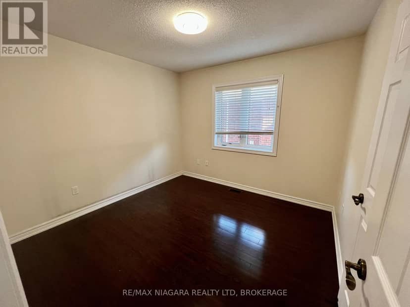 11 Keith Crescent — photo 34 of 39